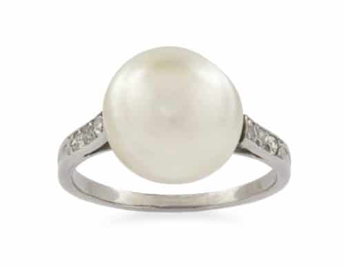 45850 A Bouton Shaped Pearl Ring With Diamond Set Shoulders 20 500x500 1 E1632220476107, Helen Dimmick